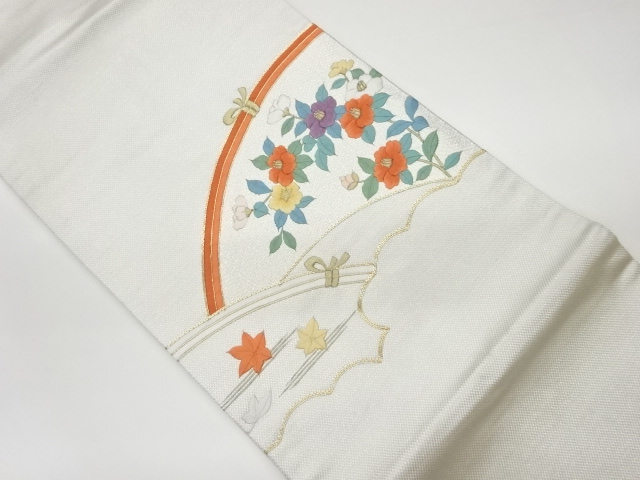 金駒刺繍格子に椿・紅葉模様名古屋帯